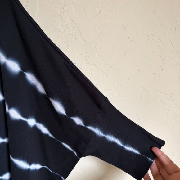 DRAFT Calvin Klein Size L/XL Ikat Tie Dye Oversized Knit Sweater Black White Bea - Picture 4 of 7